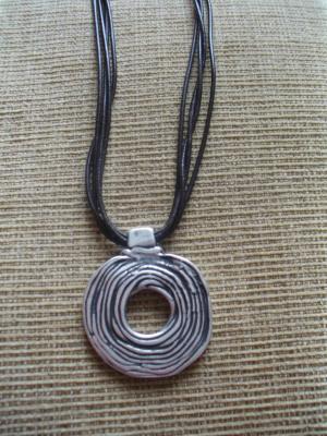 COLGANTE MONEDA CON AGUJERO